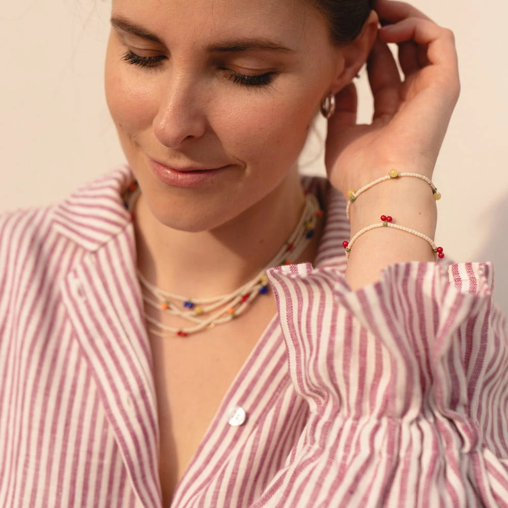 Bransoletka owocowa Lemons – Poly SLOU na modelce