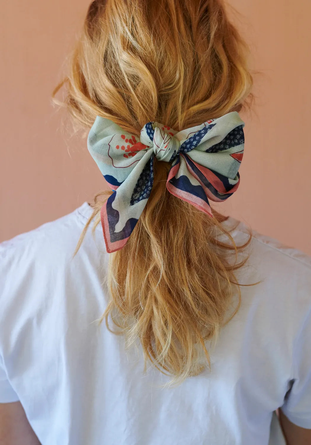 Chusta Bohemia Bandana Pistacio na modelce