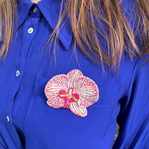 Broszka haftowana orchidea