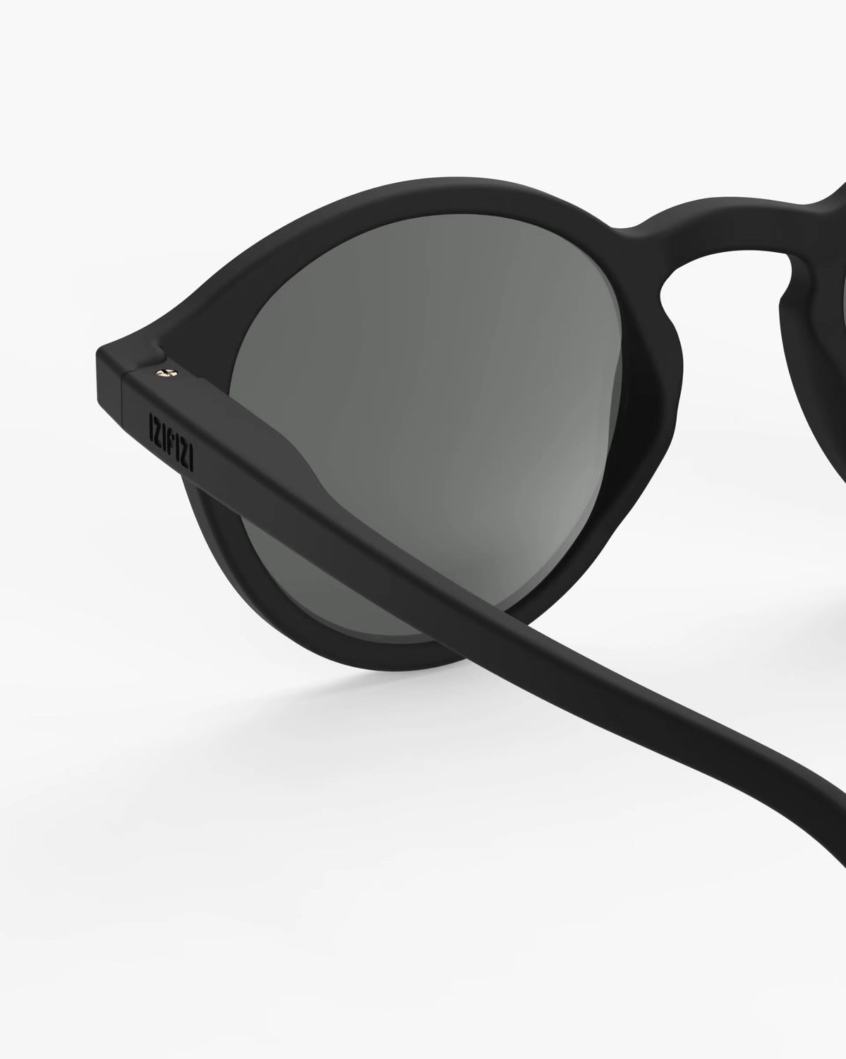 Okulary Izipizi #D Black – detal zauszników