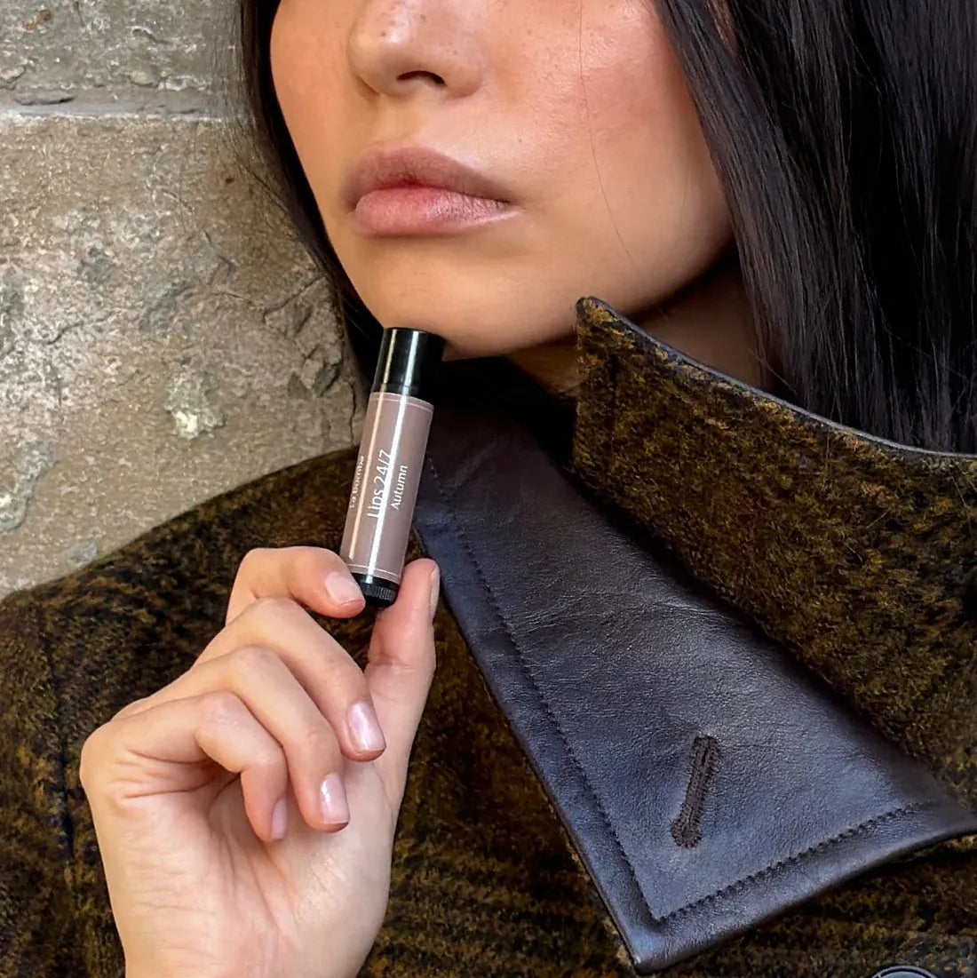 Pomadka do ust Lips 24/7 Autumn od La Bomba SLOU