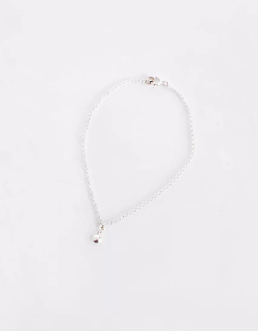 slou-bransoletka-kulka-srebrna-magdalena-paszkiewicz