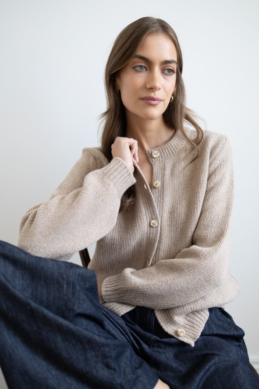 slou-lucky-handmade-kardigan-greta-bezowy