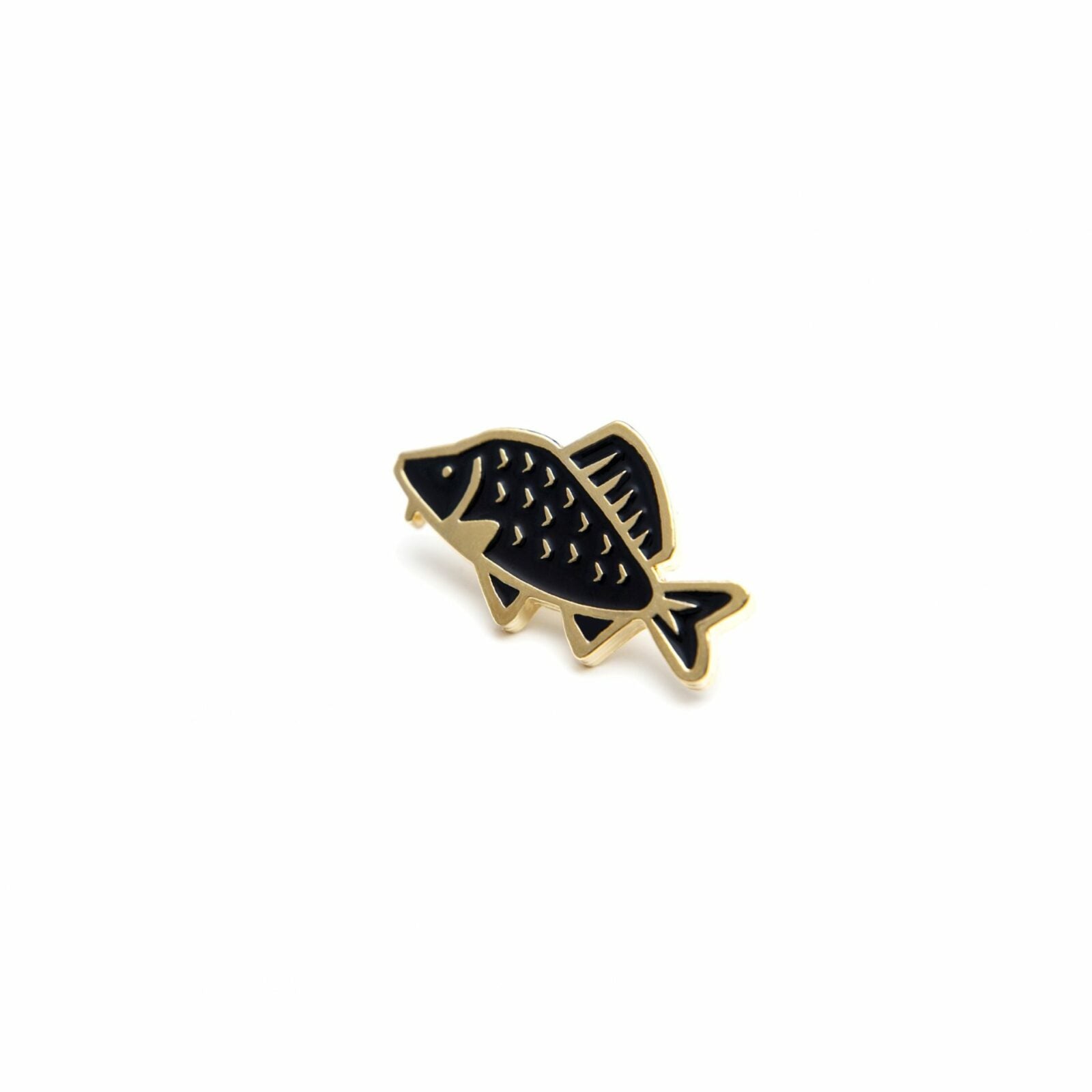 Pin Karp czarny