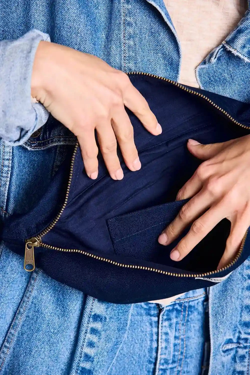 Duża Nerka Sasha Navy – Hindbag  SLOU na modlce zoom