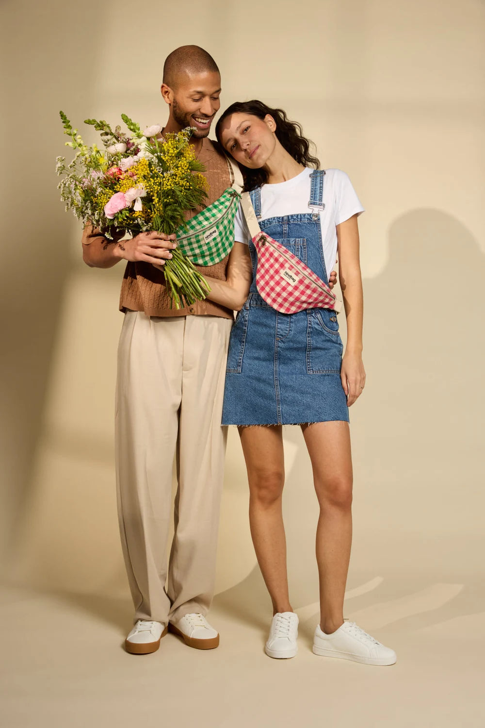 Nerka Olivia Vichy Rose– Hindbag SLOU na modelach