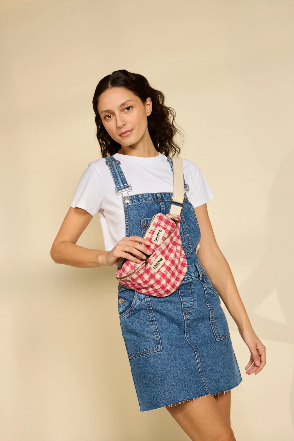 Nerka Olivia Vichy Rose– Hindbag SLOU na modelce