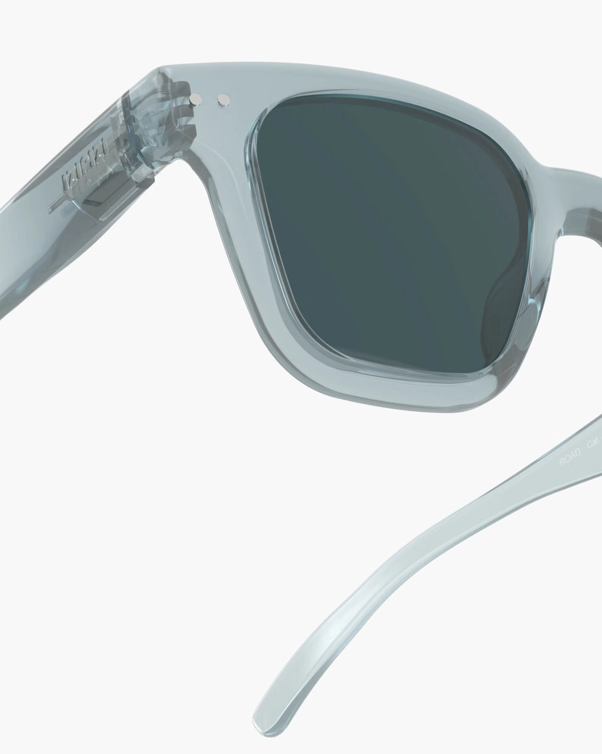 Okulary Izipizi #ROAD Frozen Blue – detal oprawki i soczewki
