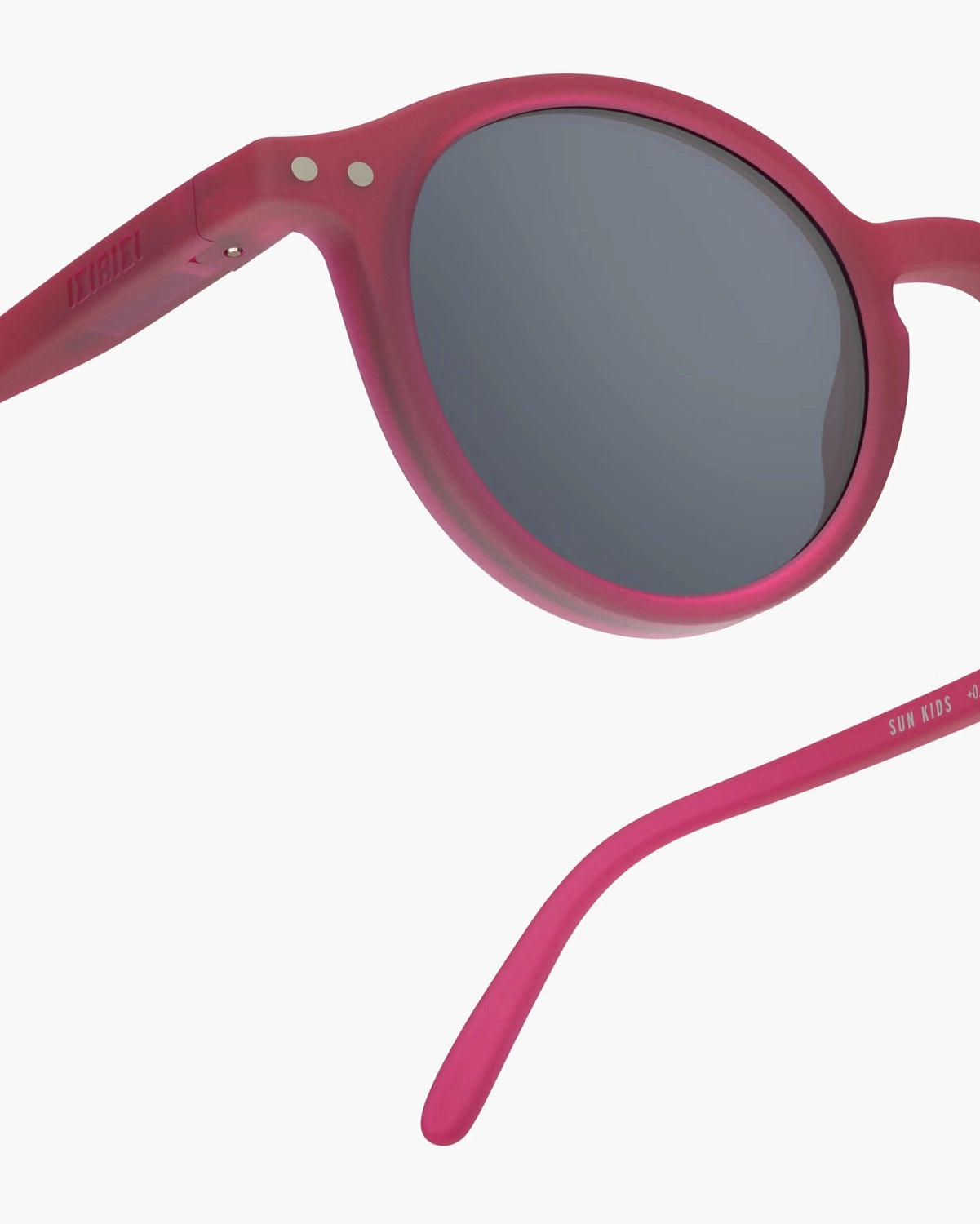 Okulary Izipizi #D Cranberry – detal oprawki i soczewki
