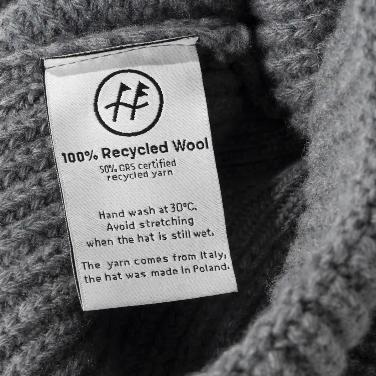 Czapka dokerka smoke Hansa Wear x Buzia Zauer z wełny z recyklingu od Hansa Wear SLOU
