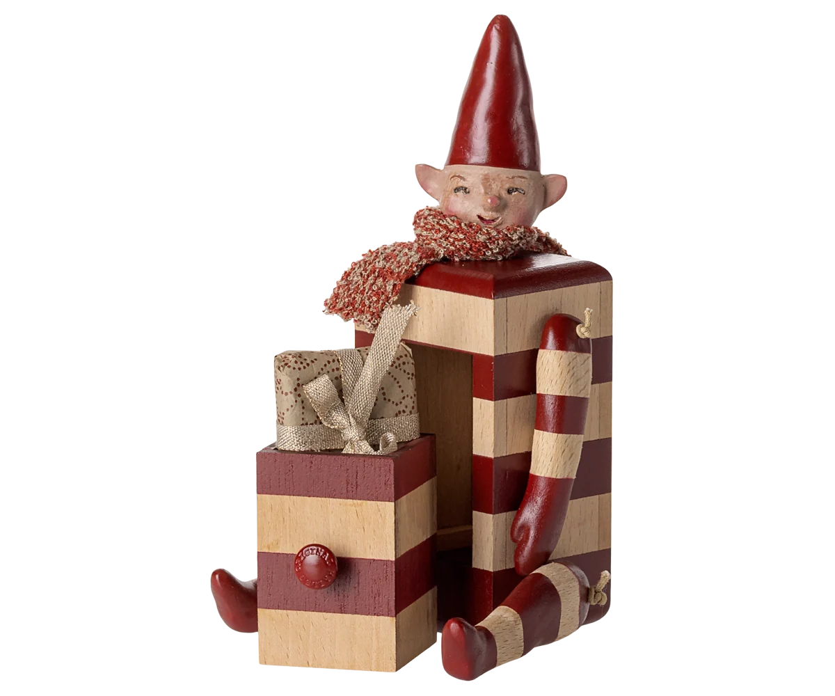 Elf z szufladą Red od Maileg SLOU
