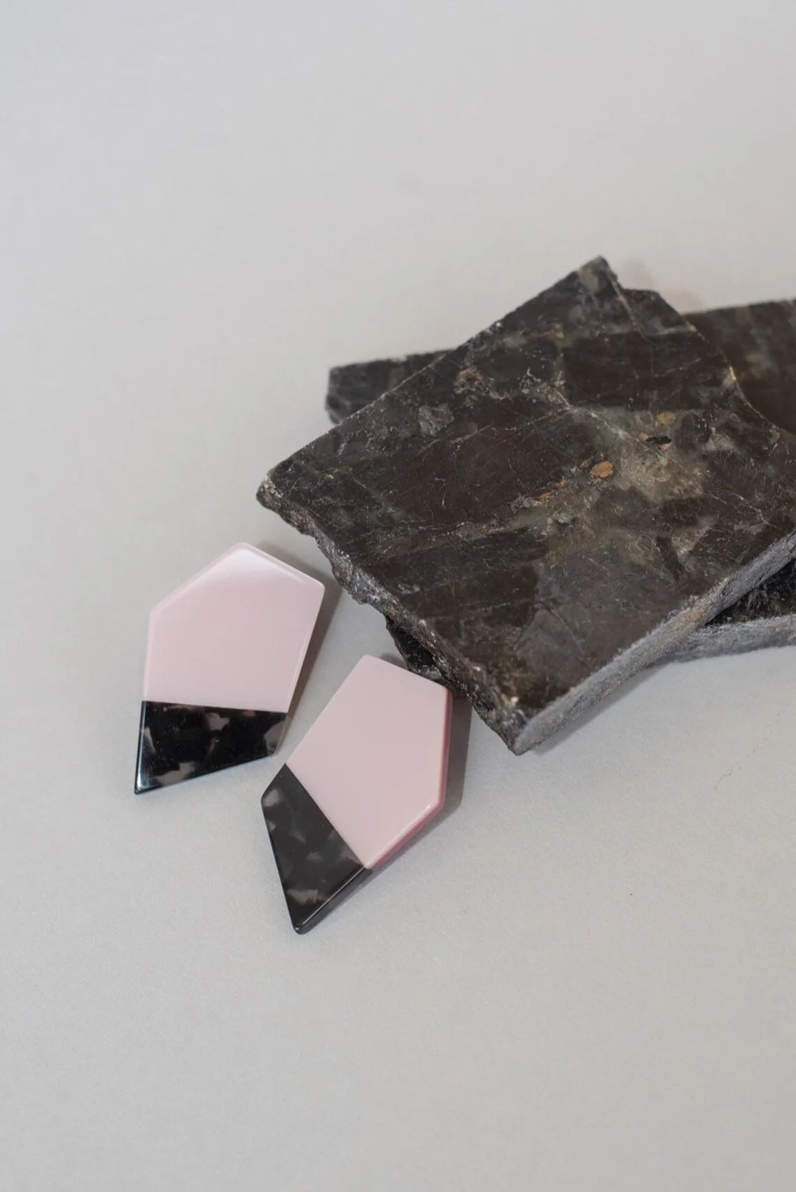 Kolczyki V90s Pink od Ninico SLOU