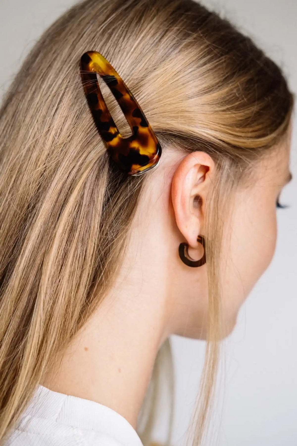 Spinka Leaf Light Tortoise od Ninico SLOU