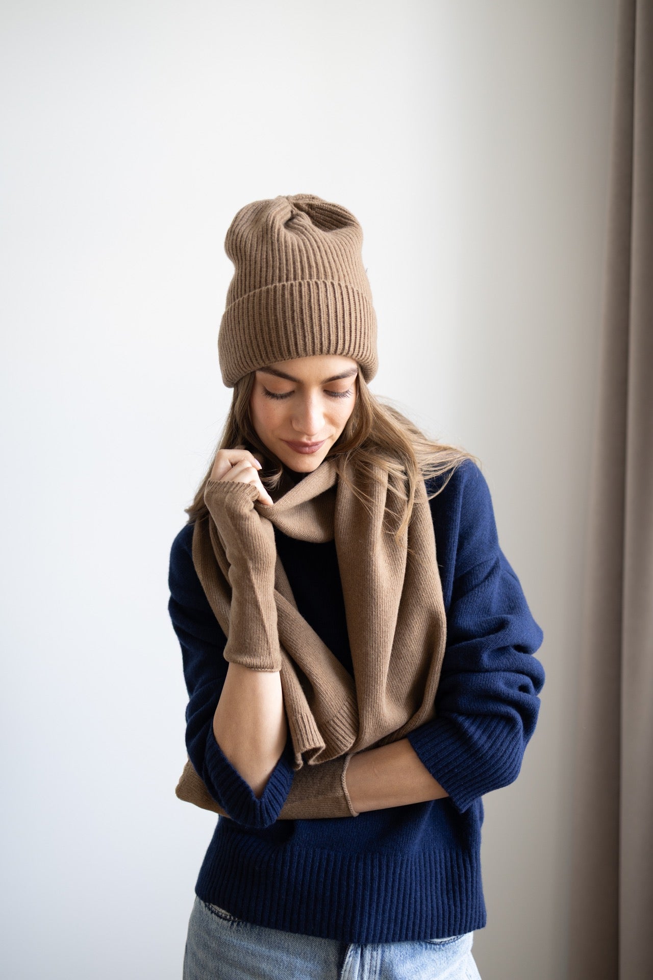 slou-lucky-handmade-czapka-merino-cashmere-orzechowa