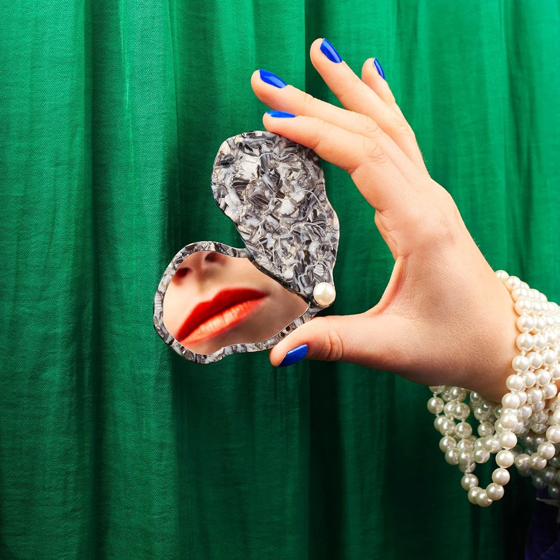 slou-suzette-lusterko-malza