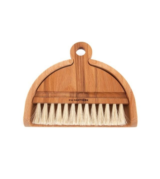 Szczotka i szufelka do czyszczenia stołu