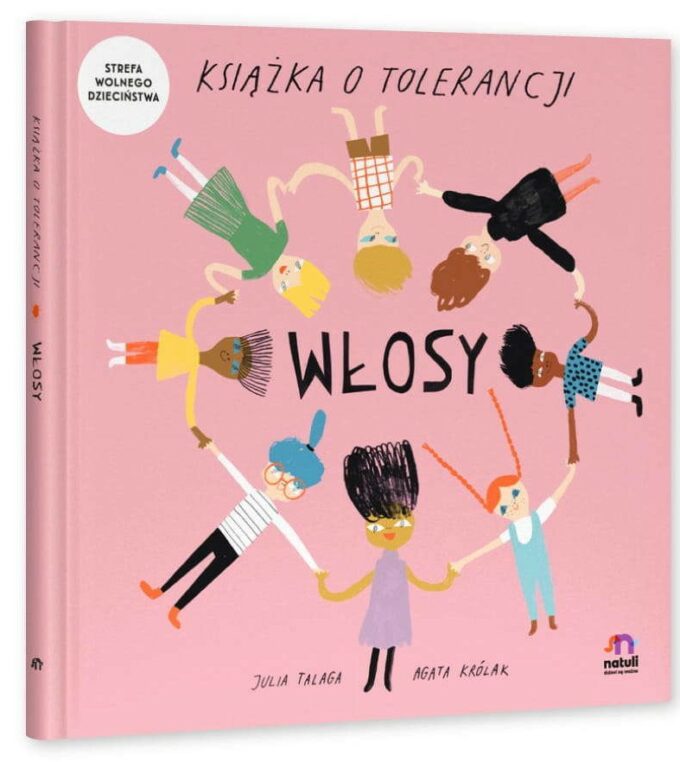 Książka o tolerancji. Włosy okładka z rysunkiem dzieci trzymających się za ręce w kole na różowym tle