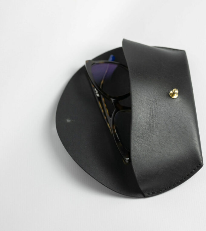 Pugilares na okulary owalne black M