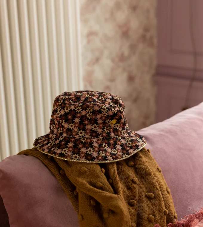 Kapelusz w kwiatki