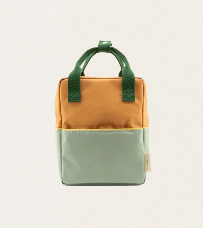 slou-sticky-lemon-maly-plecak-cousin-clay