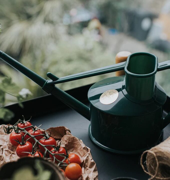 Zielona plastikowa konewka 0,7 l