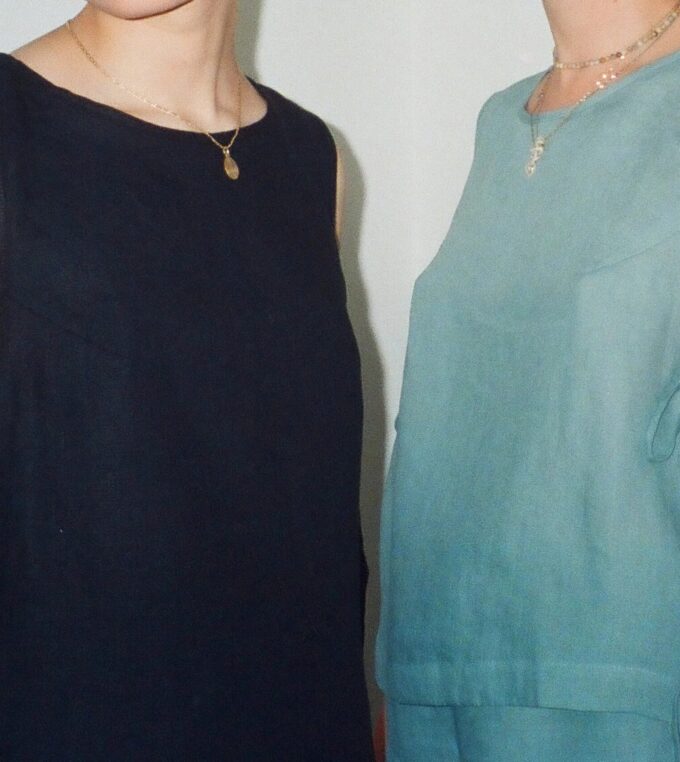 Top z wiązaniem po bokach morski