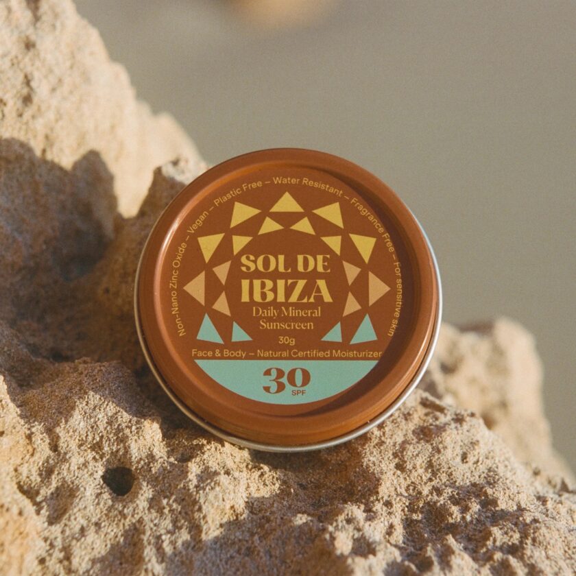 slou-sol-de-ibiza-krem-przeciwsloneczny-daily-mineral-sunscreen-spf-30