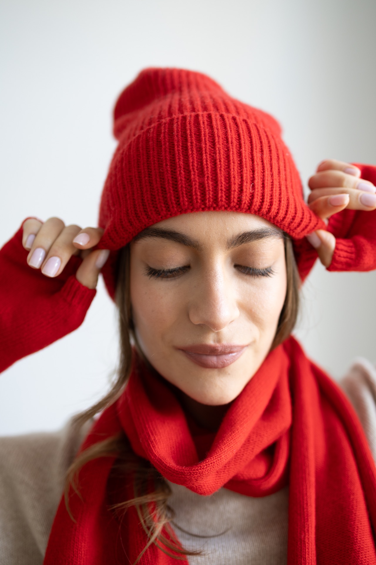 slou-lucky-handmade-czapka-merino-cashmere-czerwona