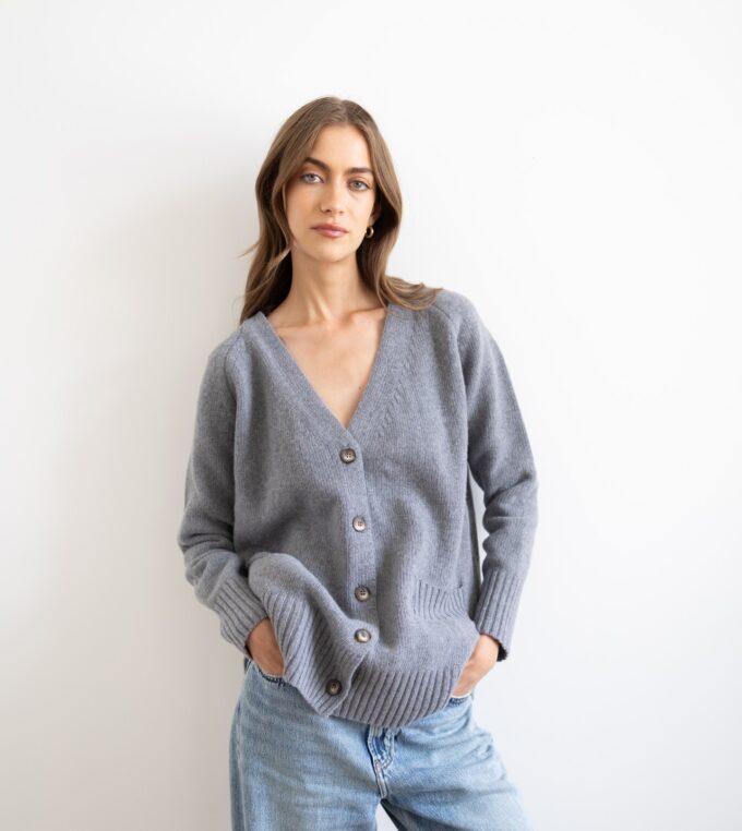 slou-lucky-handmade-kardigan-taylor-szary
