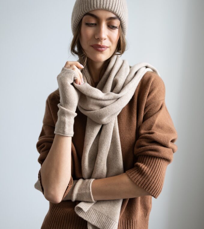 slou-lucky-handmade-czapka-merino-cashmere-bezowa