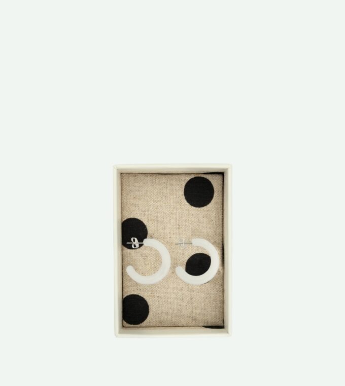 slou-the-sticky-sis-club-kolczyki-cerchio-pearl-white