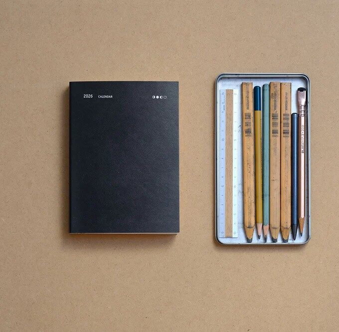 Kalendarz dzienny Everyday 2026 ink