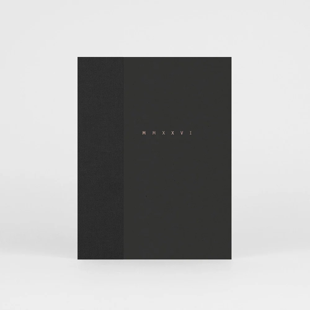 slou-papierniczeni-kalendarz-klasyk-mmxxvi-czarny