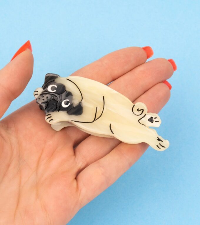 slou-suzette-klamra-mops