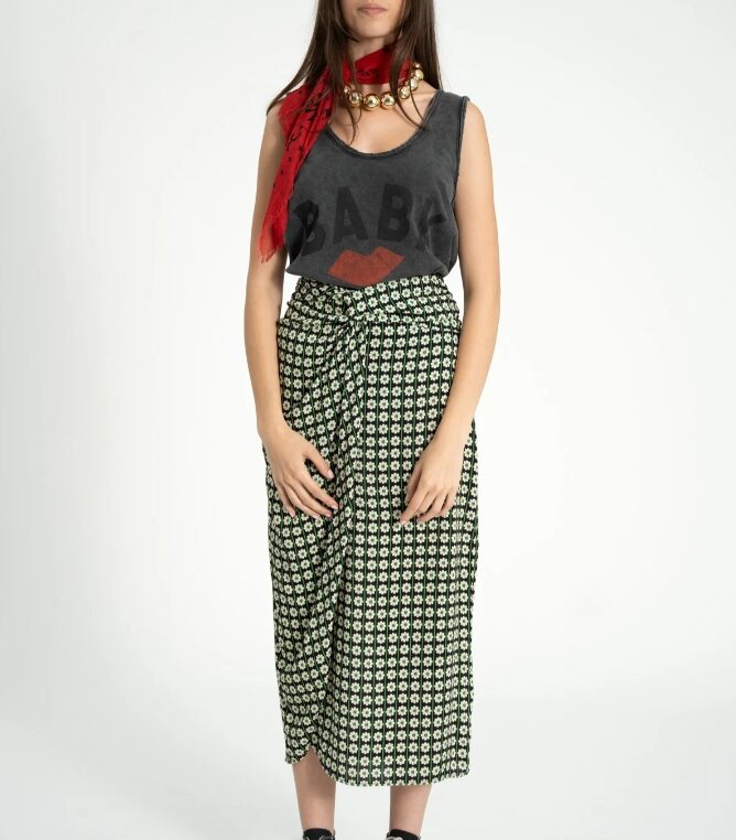 Top V-neck Washed Black Baby Print